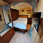 Interno 13, Nel Cuore Di Napoli